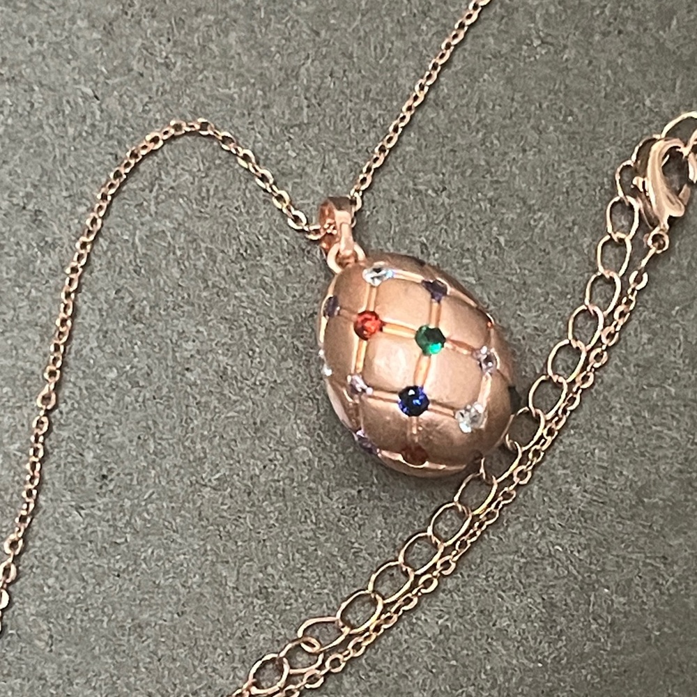 Elegant Rose Gold Egg Pendant Necklace with Multicolor Gems - Picture 5 of 10